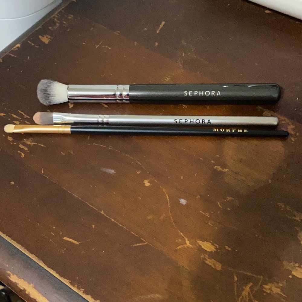 Makeup brushes